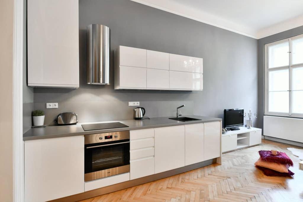 Cosmopolitan Central Prague Apartment Exterior foto