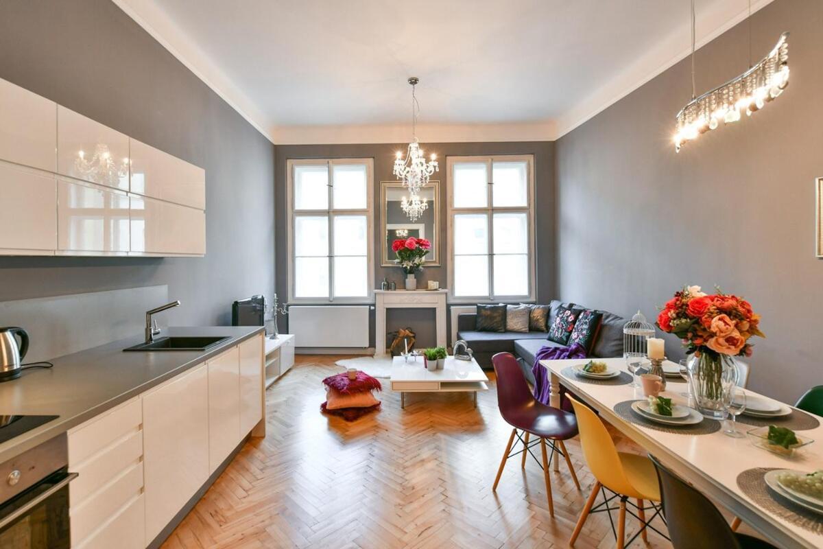 Cosmopolitan Central Prague Apartment Exterior foto
